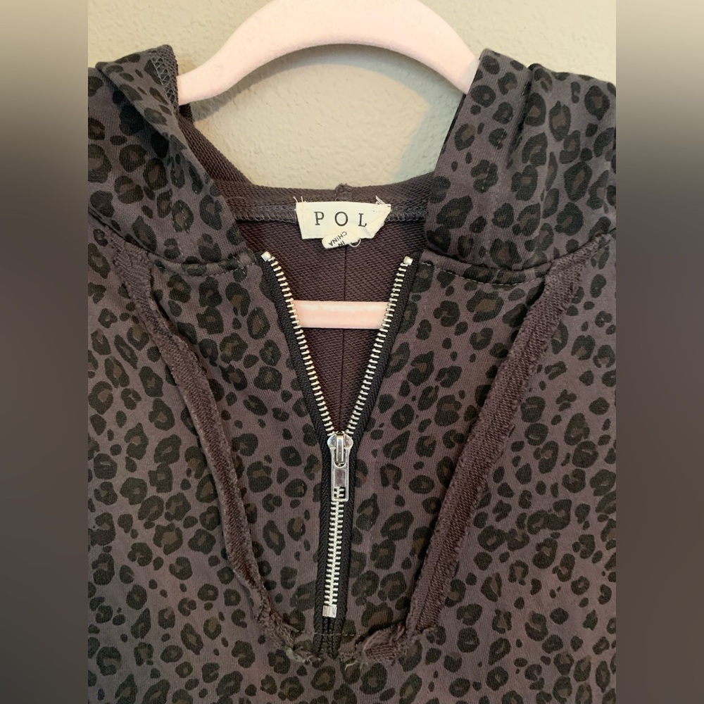 POL leopard print half zip ombré hooded sweater. Size L. - Picture 4 of 10